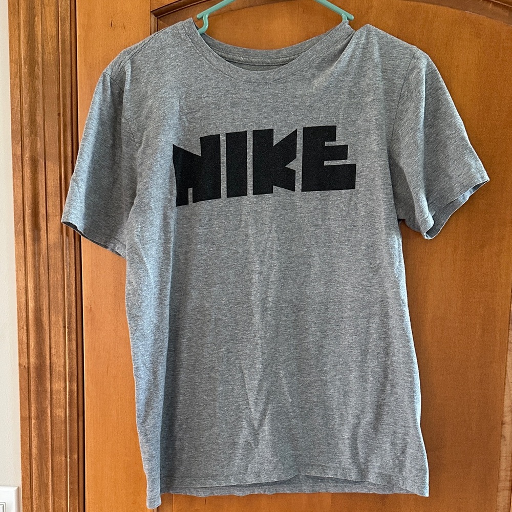 Nike Men's Gray Tee with Black Logo